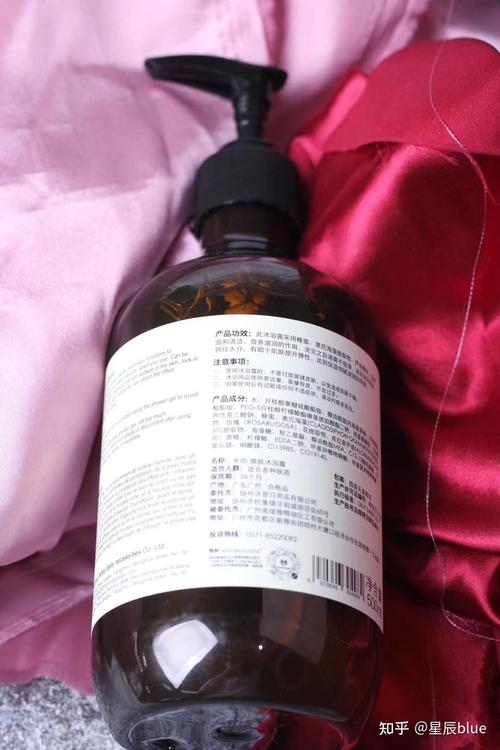 探索男士護膚套裝的科技密碼，讓肌膚屹立歲月無(wú)恙